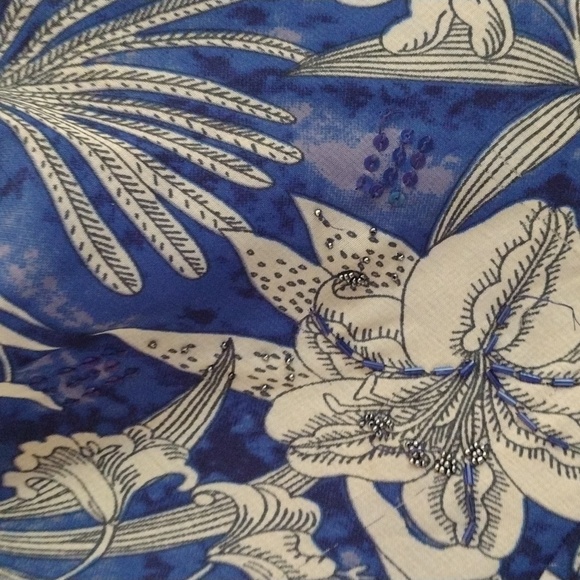 Clothes - Picture 3 of 4